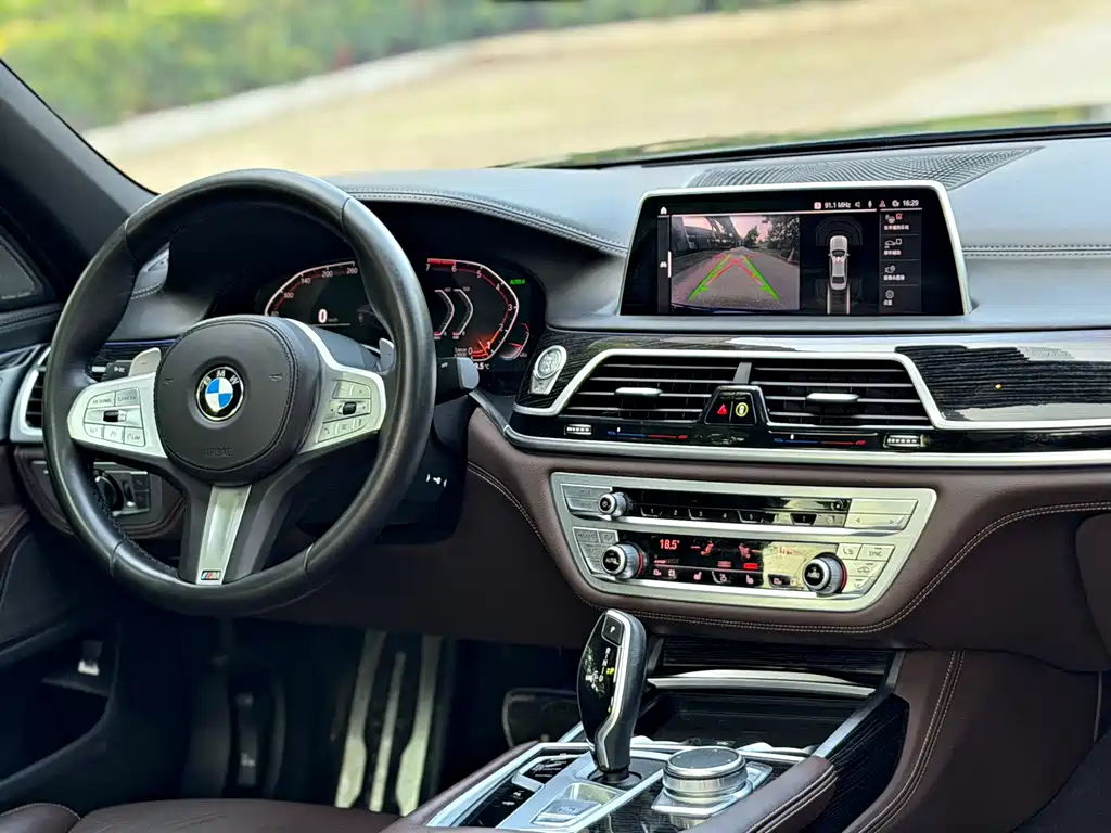 BMW 7 Series 2020 — фото 12