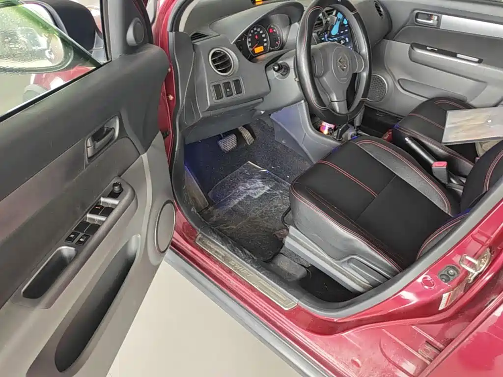 Suzuki Swift 2015 — фото 16