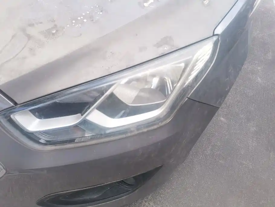 Ford Escort 2015