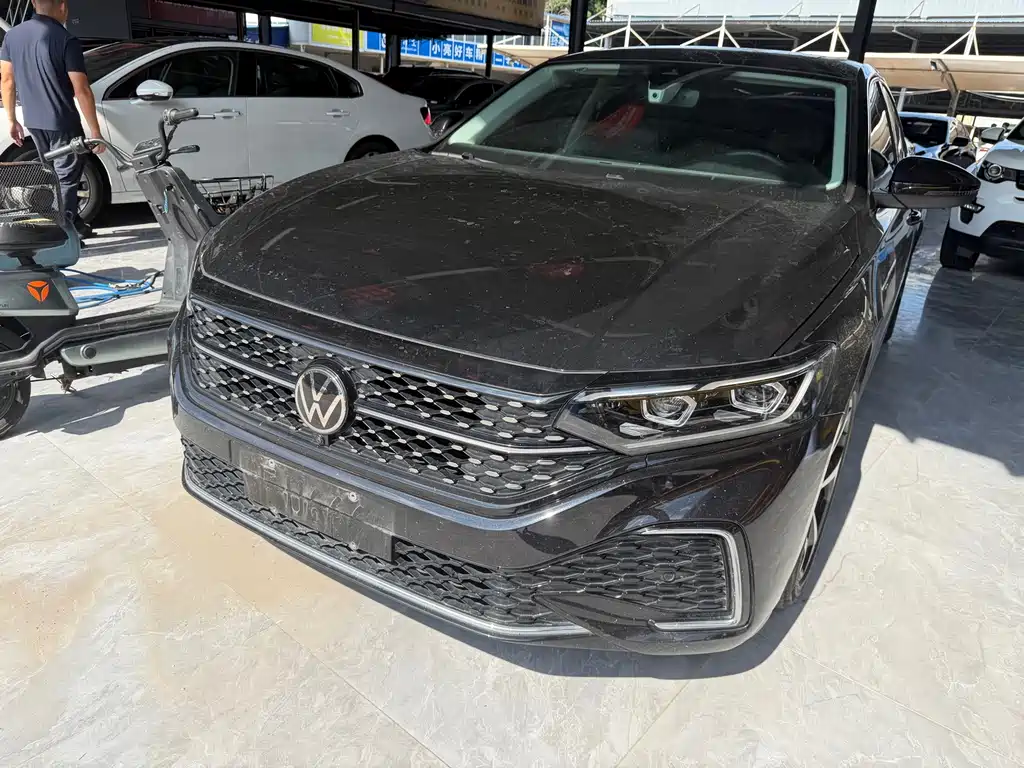 Volkswagen Passat 2025