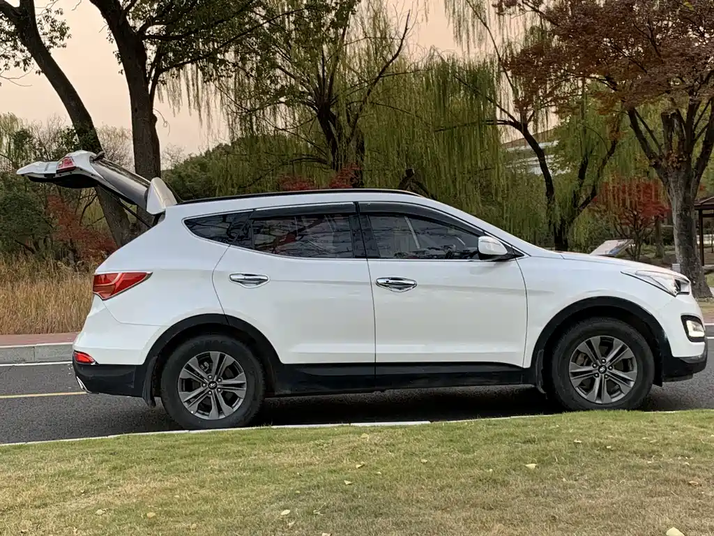 Hyundai Santa Fe 2015 — фото 11