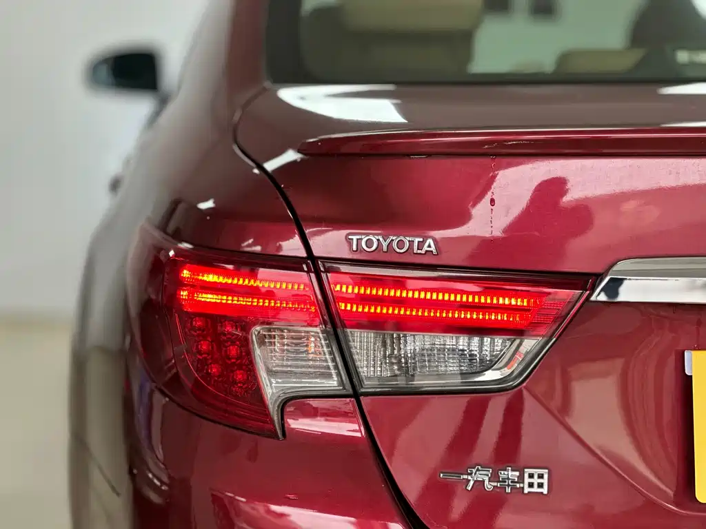 Toyota Reiz 2015 — фото 3