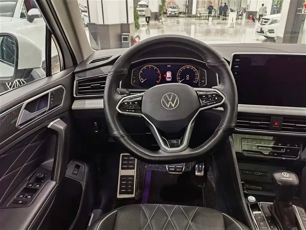 Volkswagen Tiguan L 2022 — фото 13