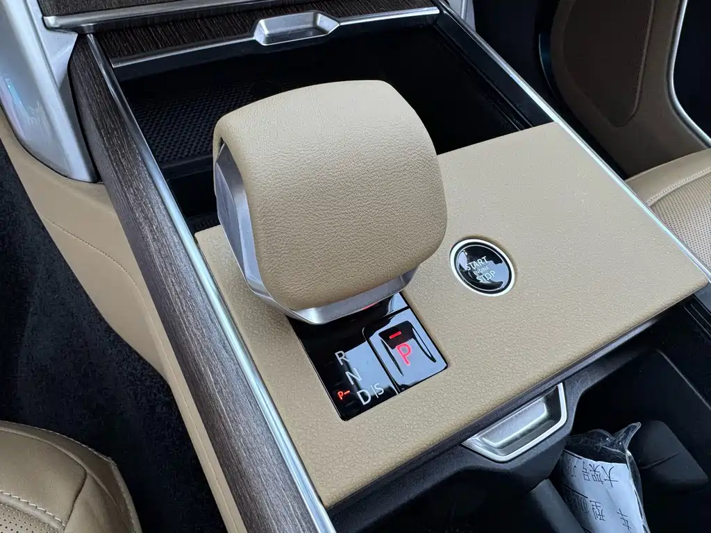 Land Rover Range Rover 2025 — фото 10
