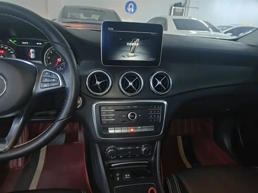Mercedes-Benz GLA 2018 — фото 13