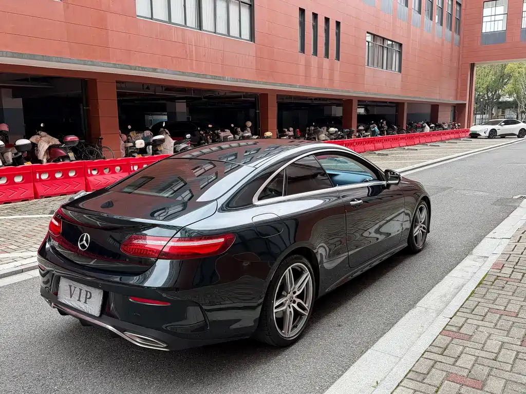 Mercedes-Benz E-Class 2020 — фото 19