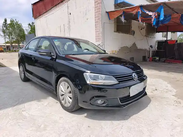 Volkswagen Sagitar 2014