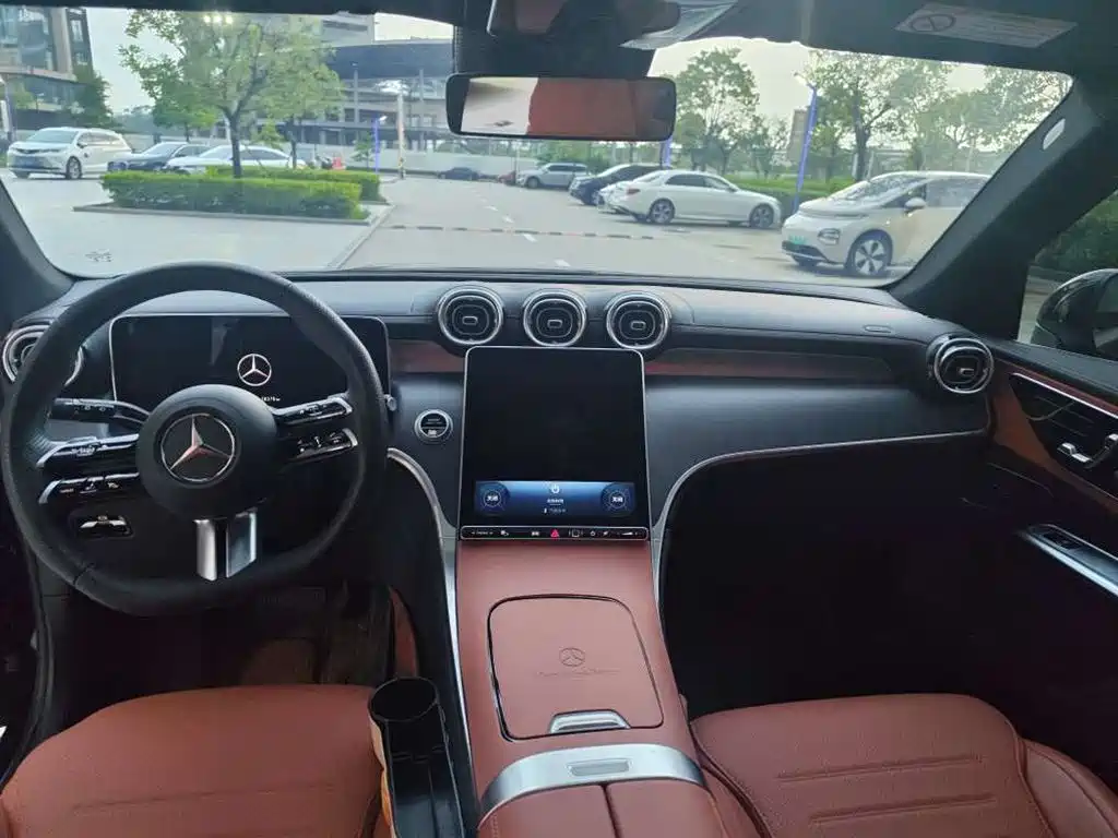 Mercedes-Benz GLC 2025