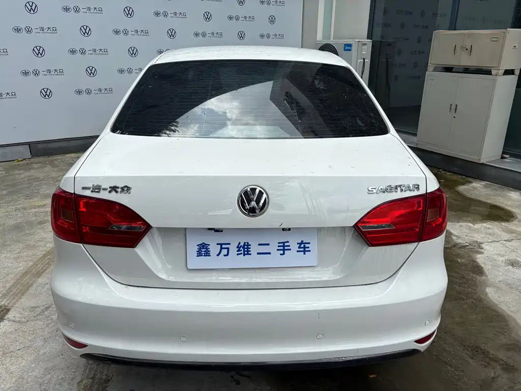Volkswagen Sagitar 2013