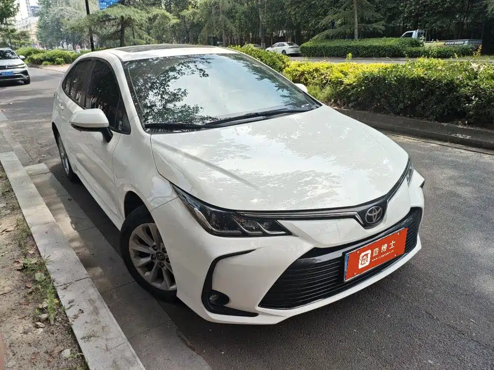 Toyota Corolla 2022 — фото 2