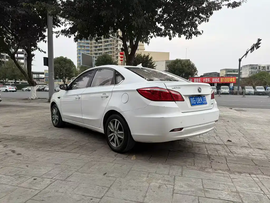 Changan Eado 2016 — фото 4