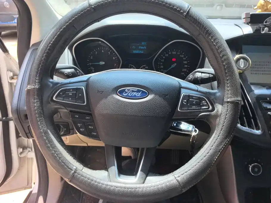 Ford Focus 2016 — фото 14