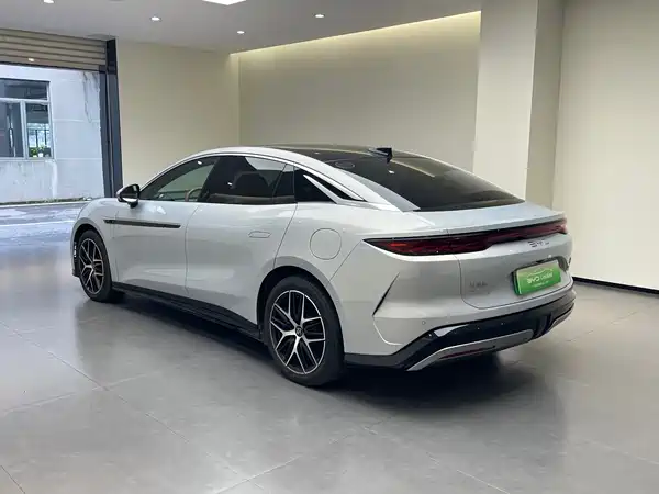 BYD Han L 2025