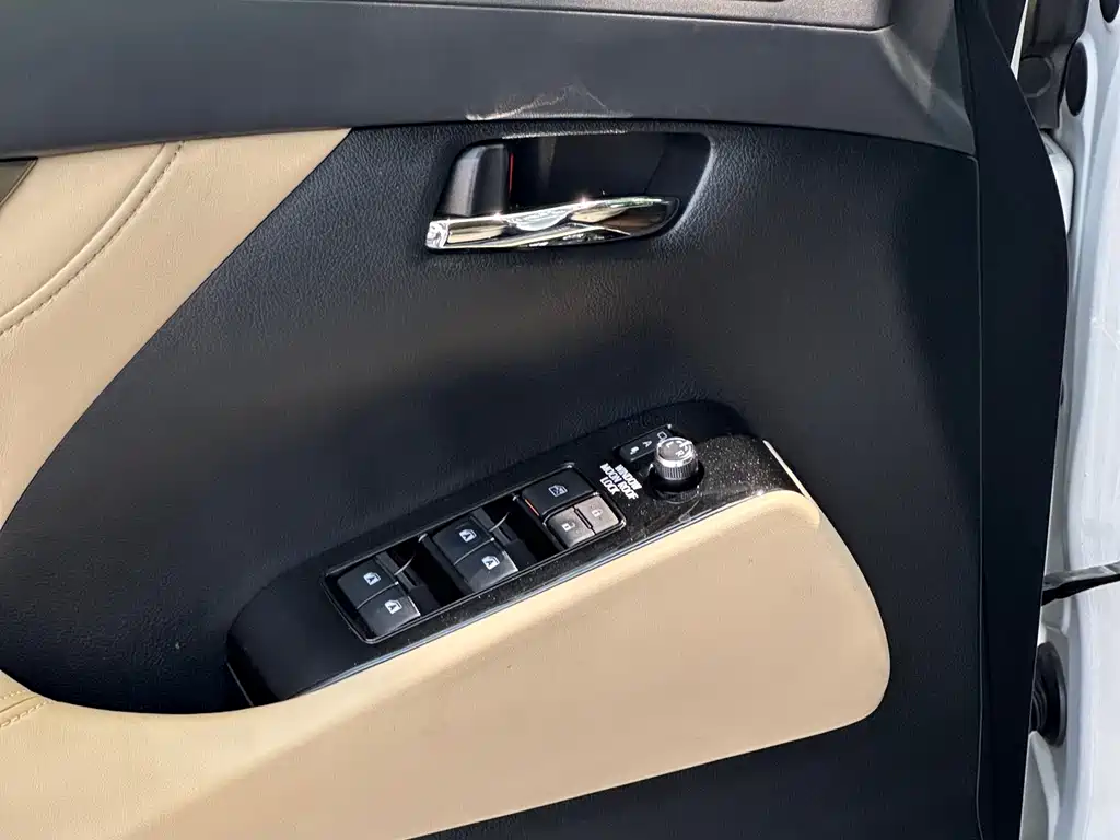 Toyota Alphard 2017 — фото 25