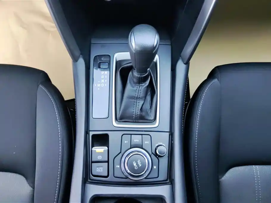 Mazda CX-4 2018 — фото 16