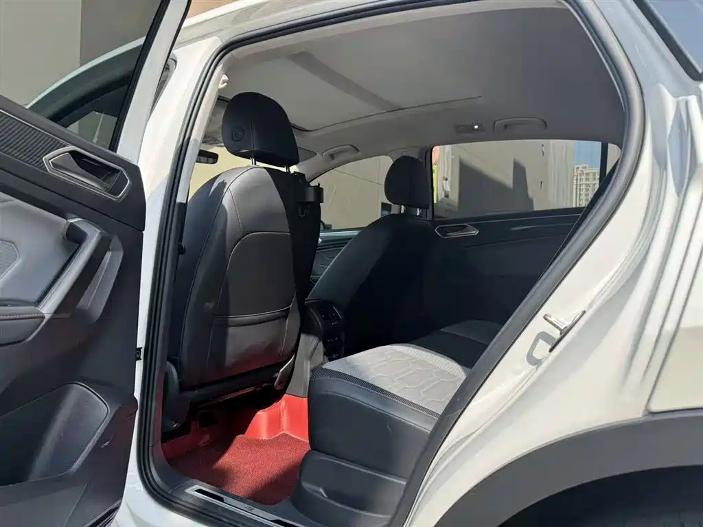 Volkswagen Tiguan X 2023 — фото 9