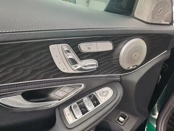 Mercedes-Benz C-Class 2020