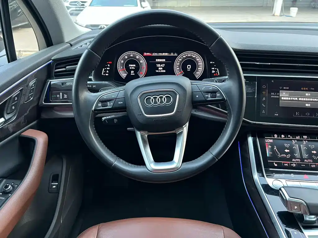 Audi Q7 2020 — фото 6