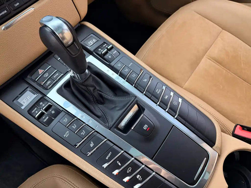 Porsche Macan 2017 — фото 15
