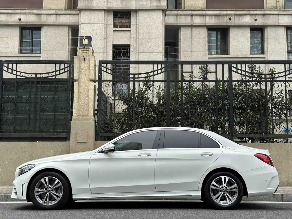 Mercedes-Benz C-Class 2021 — фото 7