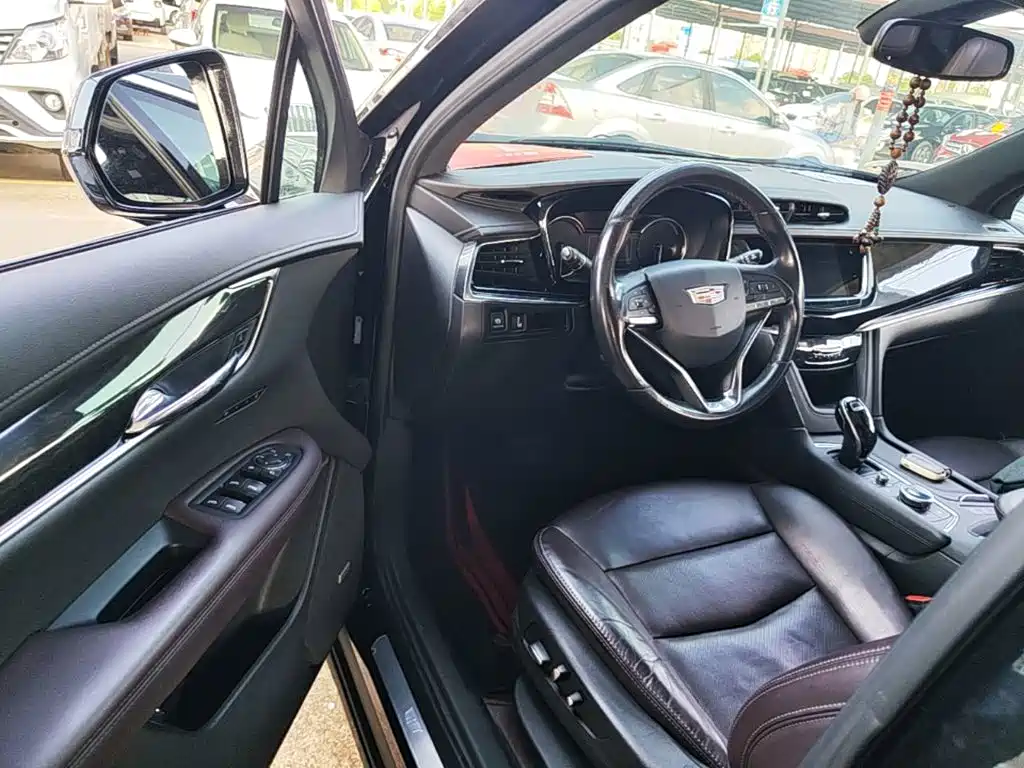 Cadillac XT6 2021 — фото 16