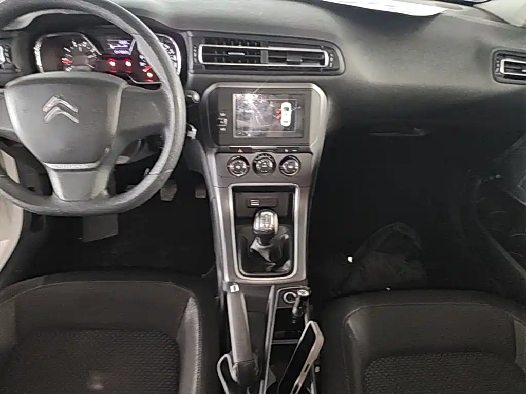 Citroen C4 2018 — фото 13