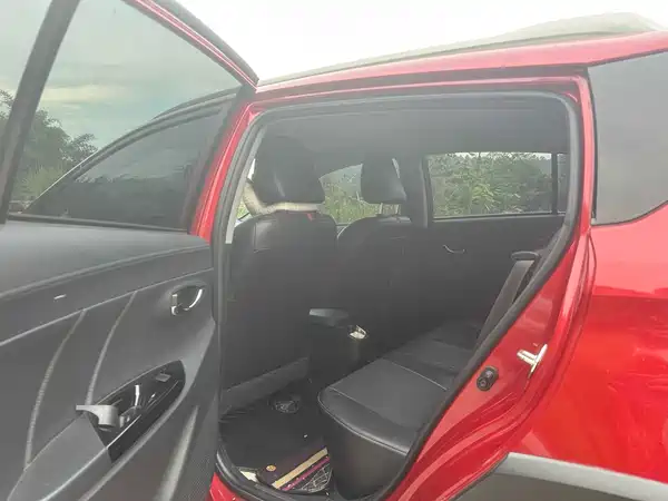 Toyota Yaris L 2022