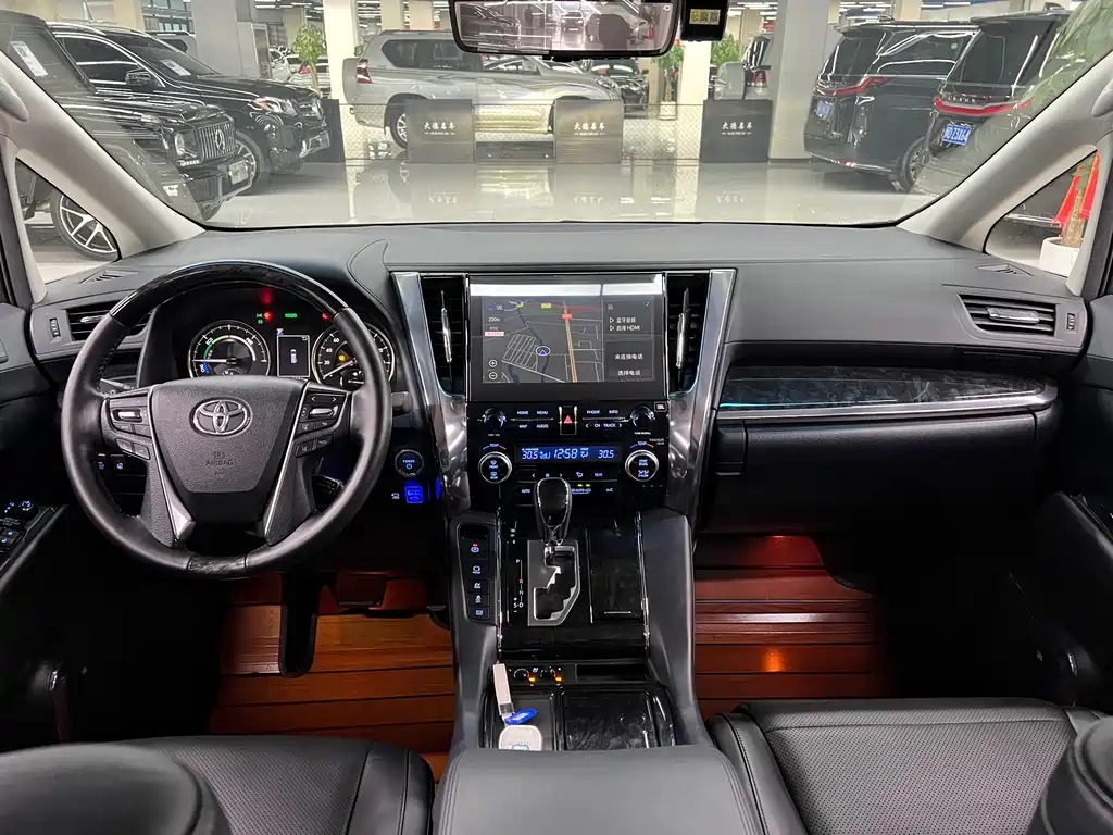 Toyota Vellfire 2021 — фото 15