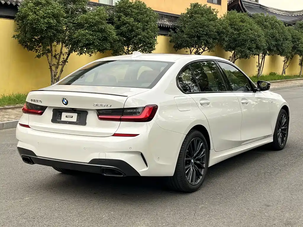 BMW 3 Series 2022