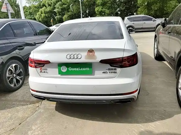 Audi A4L 2019