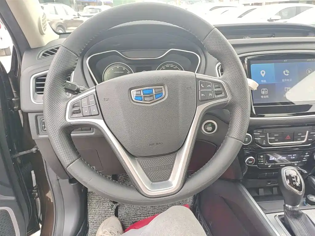 Geely Vision X6 2016 — фото 11