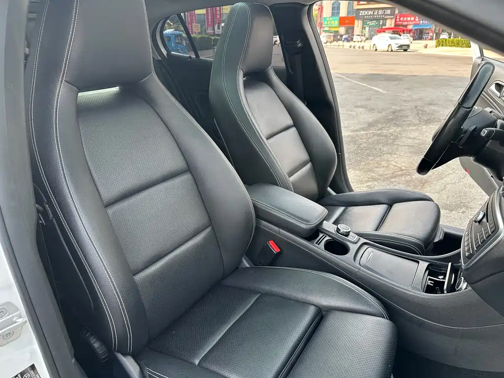 Mercedes-Benz GLA 2017 — фото 16