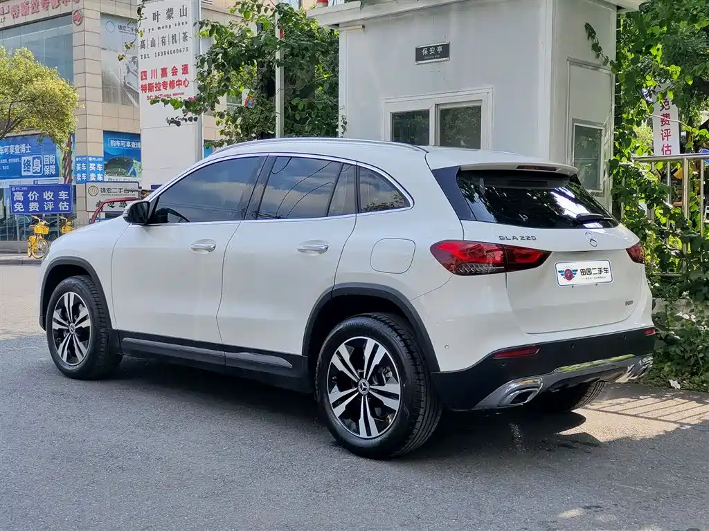 Mercedes-Benz GLA 2023 — фото 4
