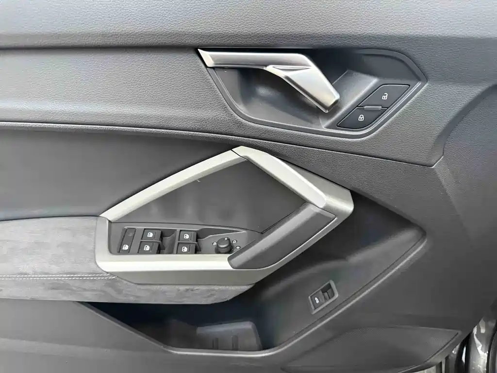 Audi Q3 2023 — фото 13