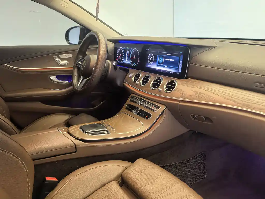 Mercedes-Benz E-Class 2020 — фото 13