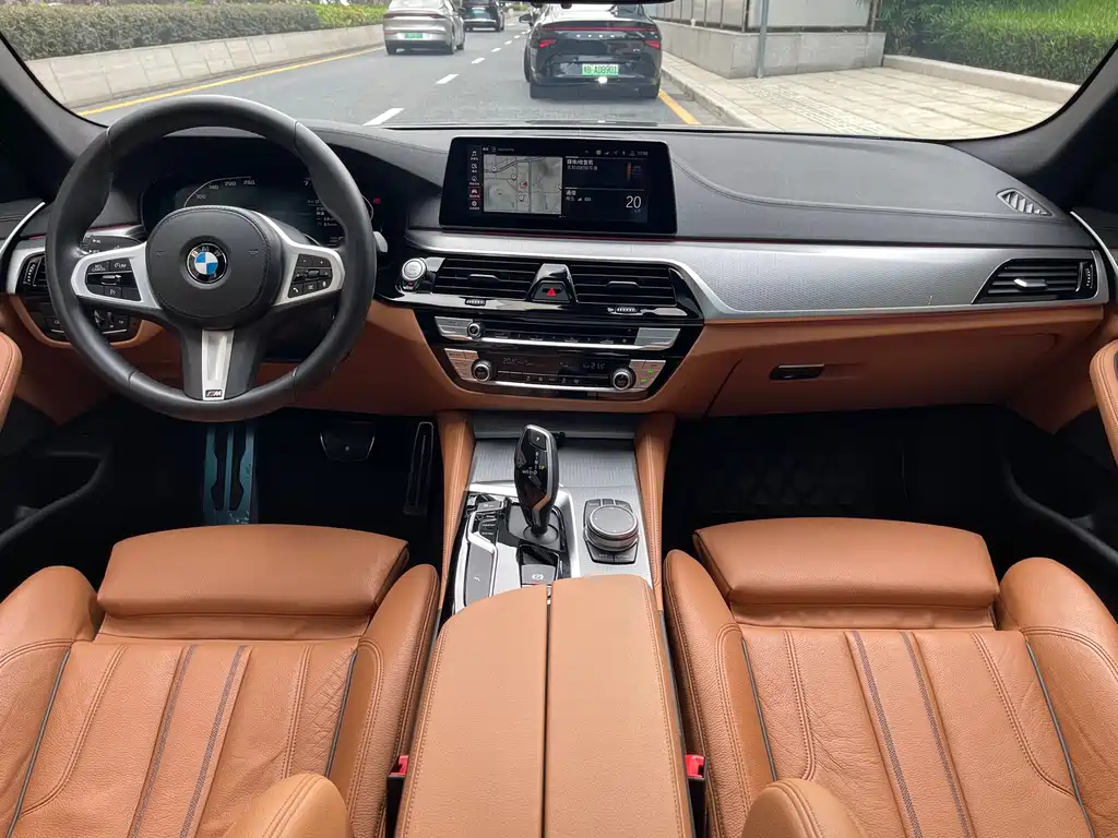 BMW 5 Series 2020 — фото 8