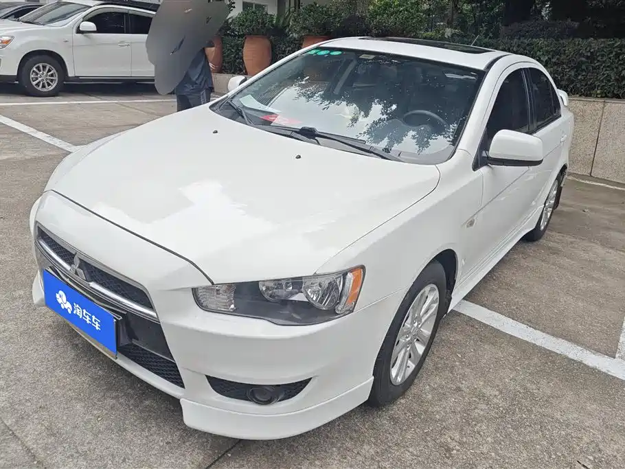 Mitsubishi Lancer EX 2012