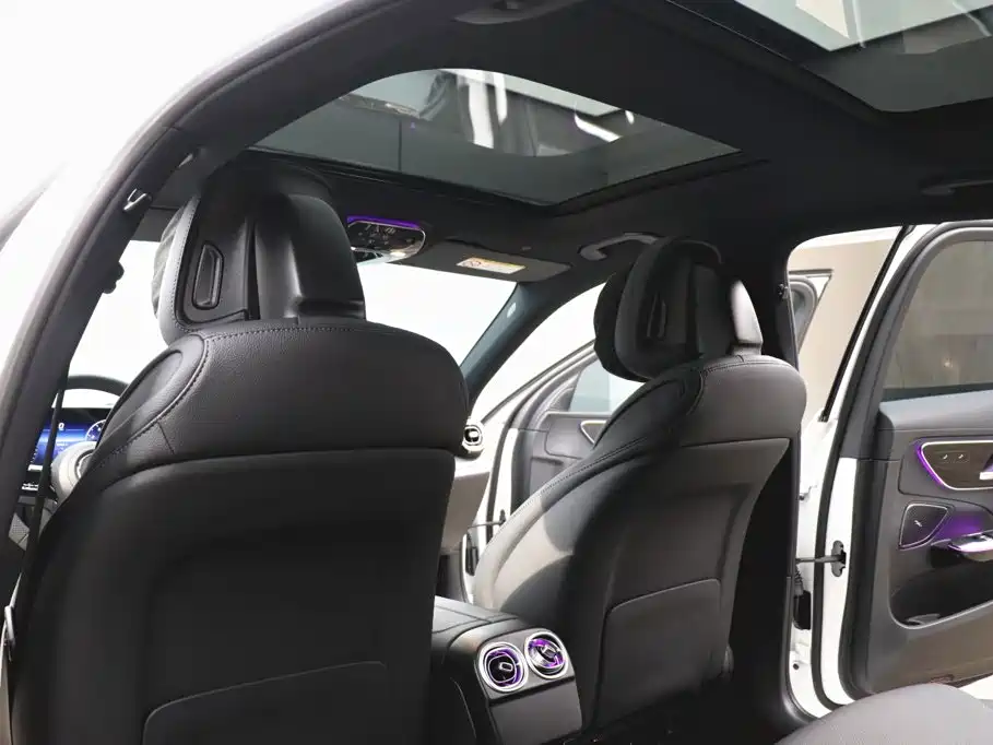 Mercedes-Benz C-Class 2025 — фото 20