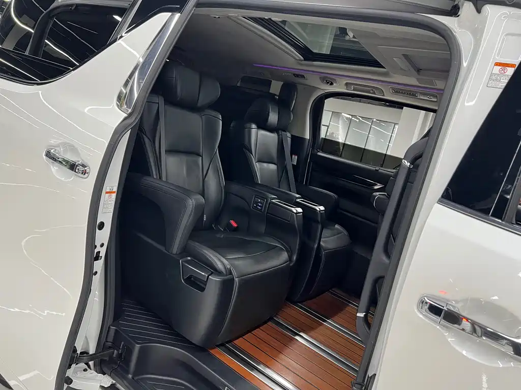 Toyota Vellfire 2021 — фото 12
