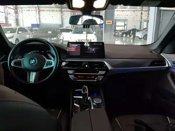 BMW 5 Series 2021
