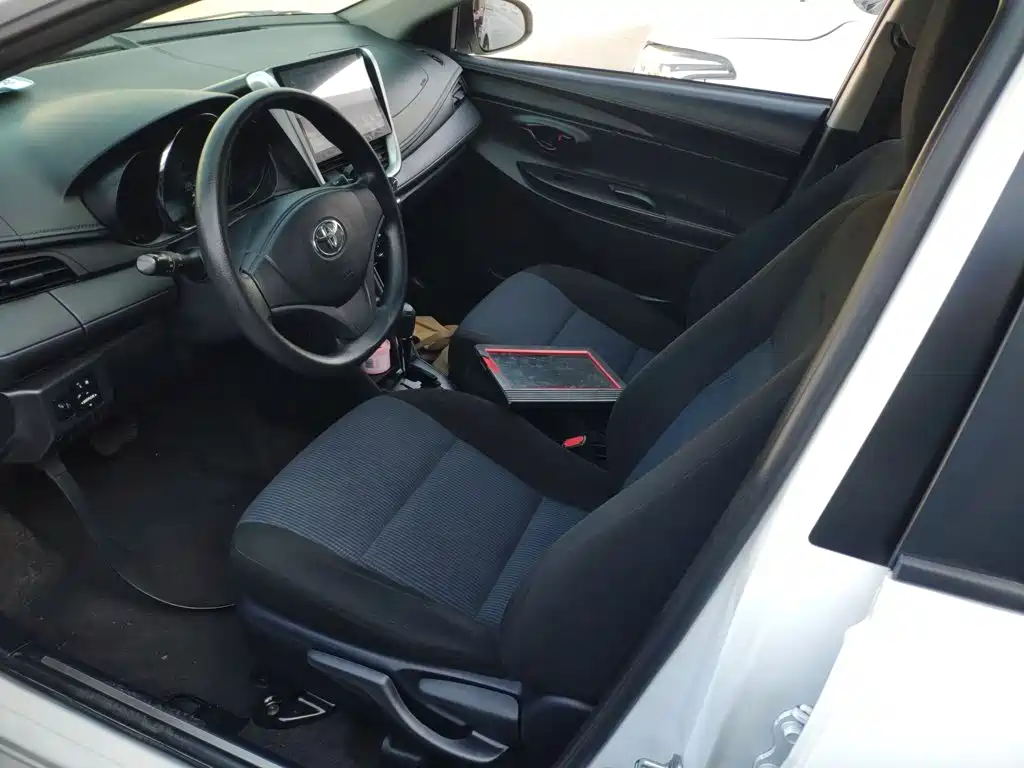 Toyota Yaris L 2019 — фото 15