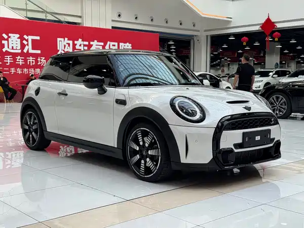 MINI MINI 2023