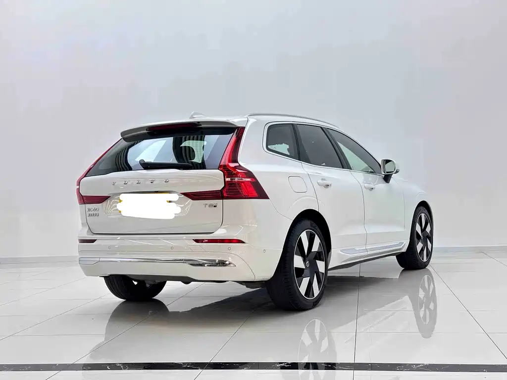 Volvo XC60 PHEV 2024 — фото 3