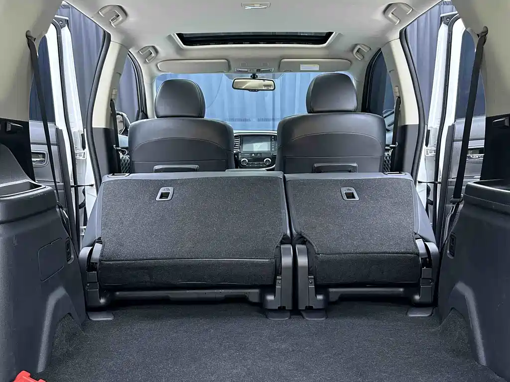 Mitsubishi Outlander 2022 — фото 15
