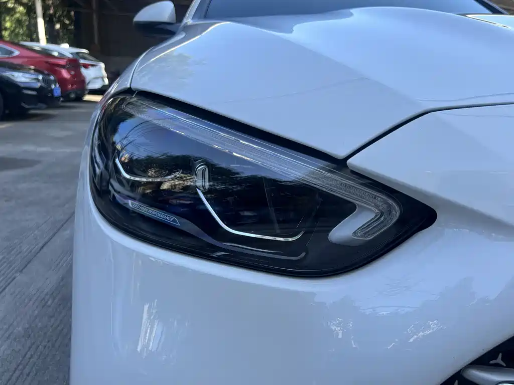 Mercedes-Benz C-Class 2024