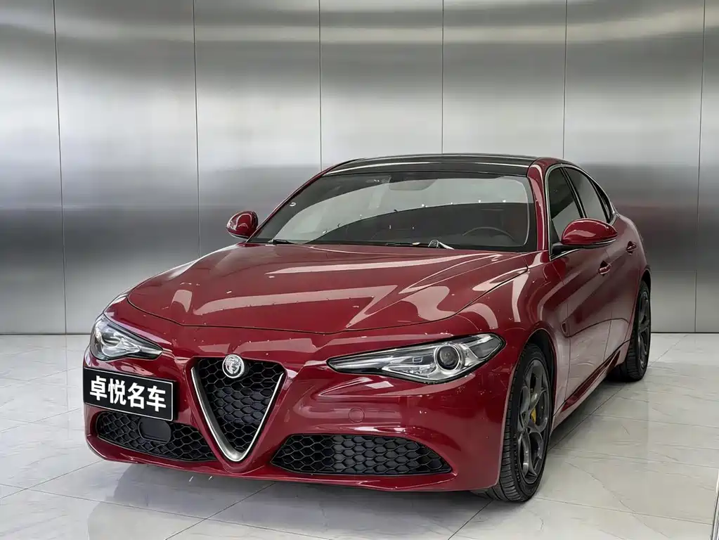 Alfa Romeo Giulia 2020 — фото 1