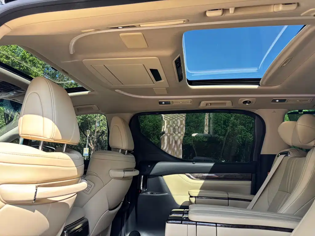 Toyota Vellfire 2023 — фото 20