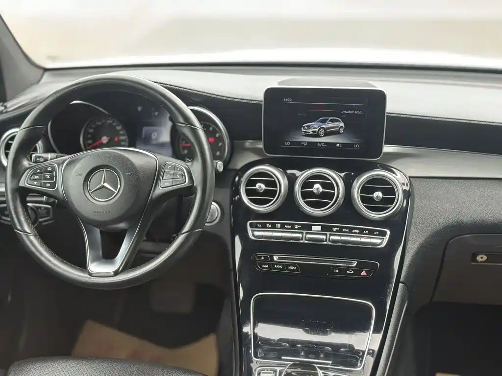 Mercedes-Benz GLC 2016 — фото 9