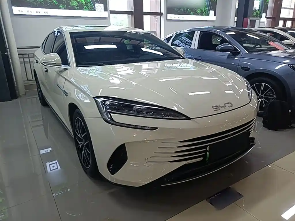 BYD Seal 07 DM-i 2025 — фото 4