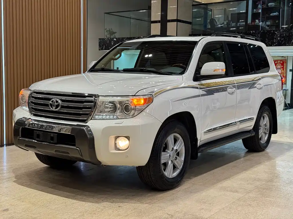 Toyota Land Cruiser 2013